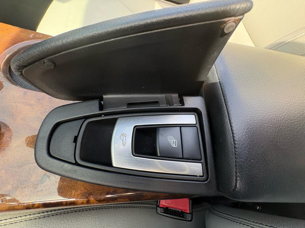 2012 Mercedes-Benz SLK-Class Image 17