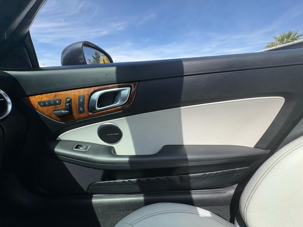 2012 Mercedes-Benz SLK-Class Image 20