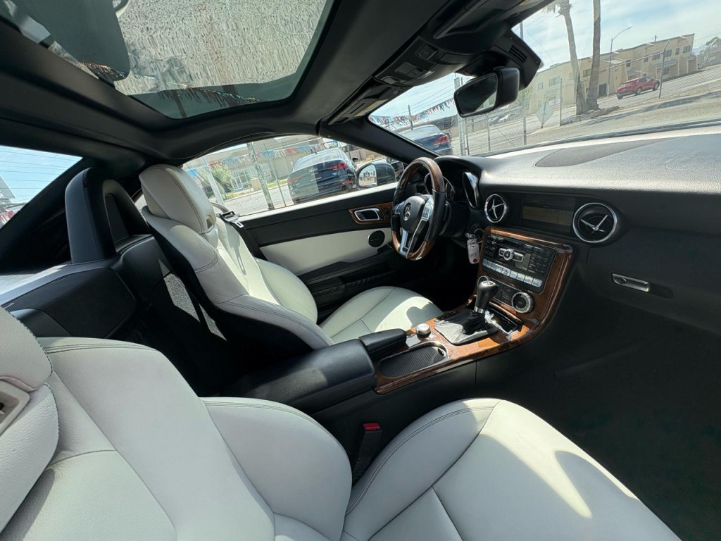 2012 Mercedes-Benz SLK-Class Image 26