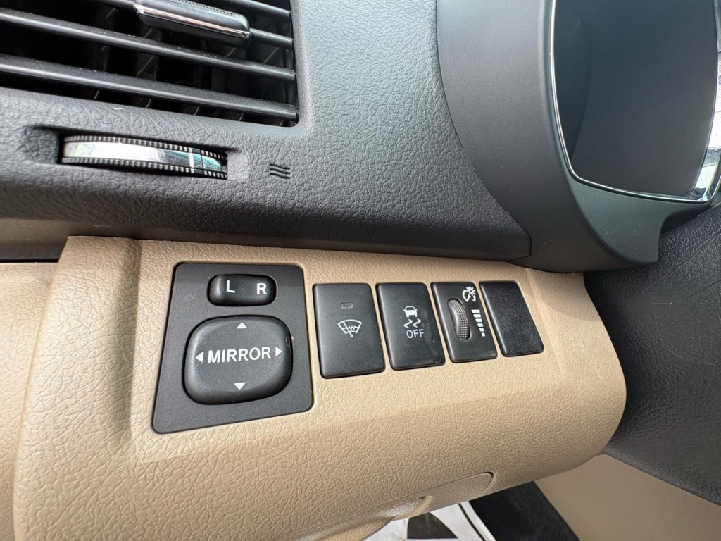 2012 Toyota Highlander Image 14