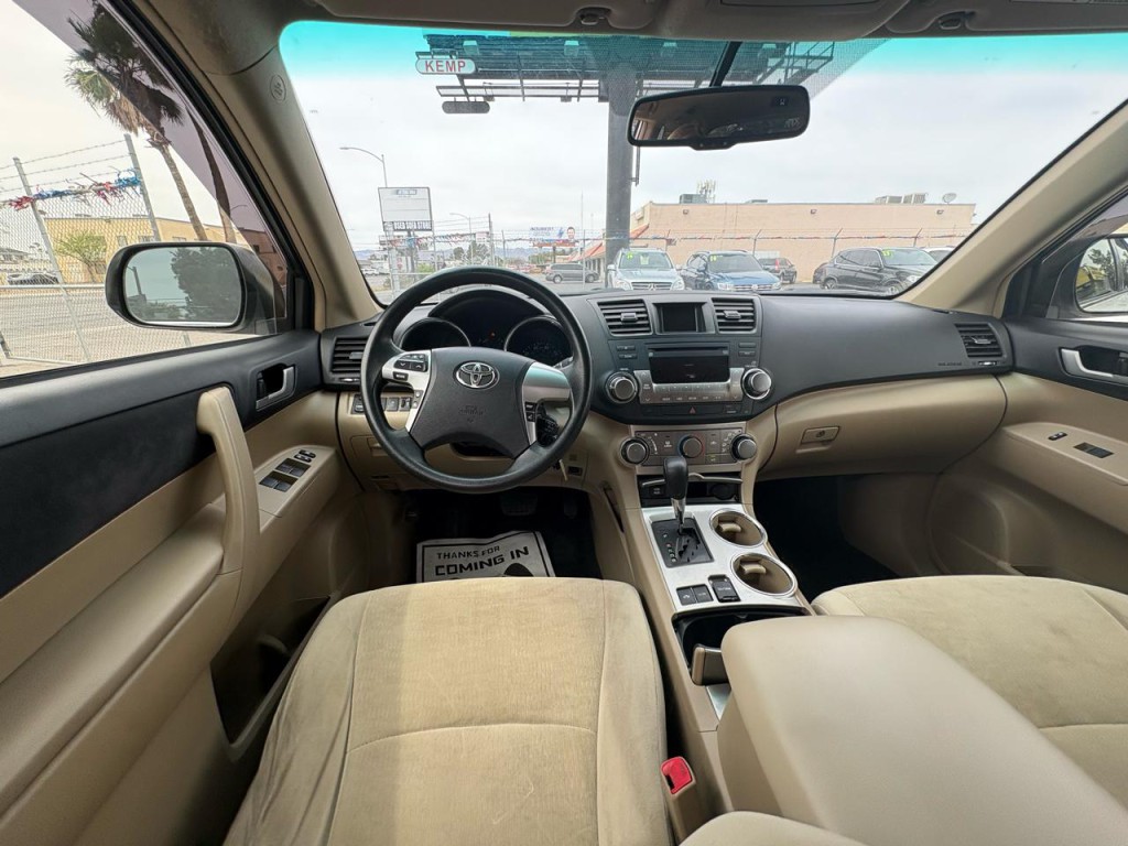2012 Toyota Highlander Image 19