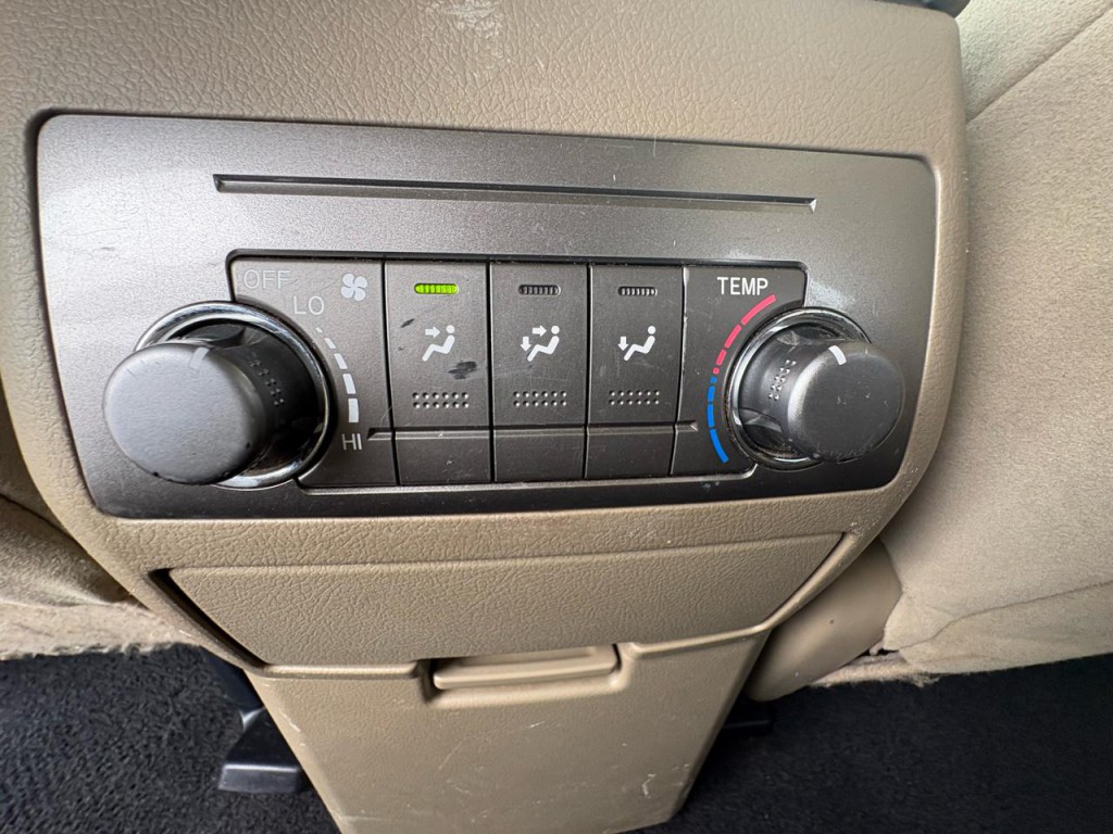 2012 Toyota Highlander Image 20