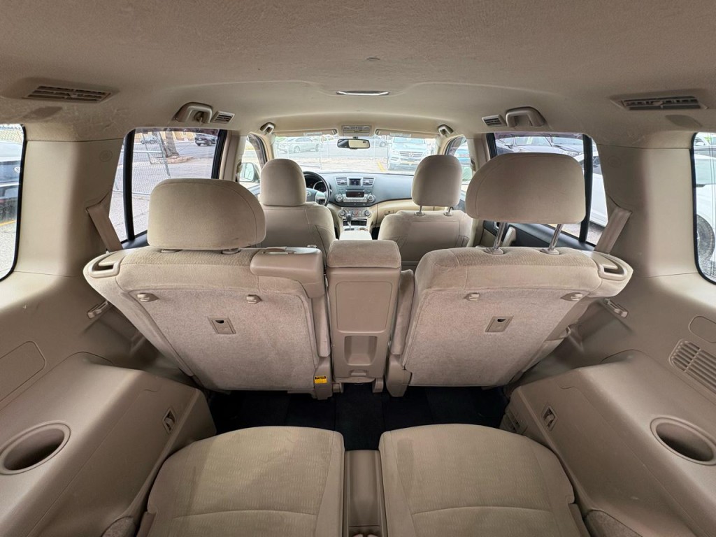 2012 Toyota Highlander Image 32