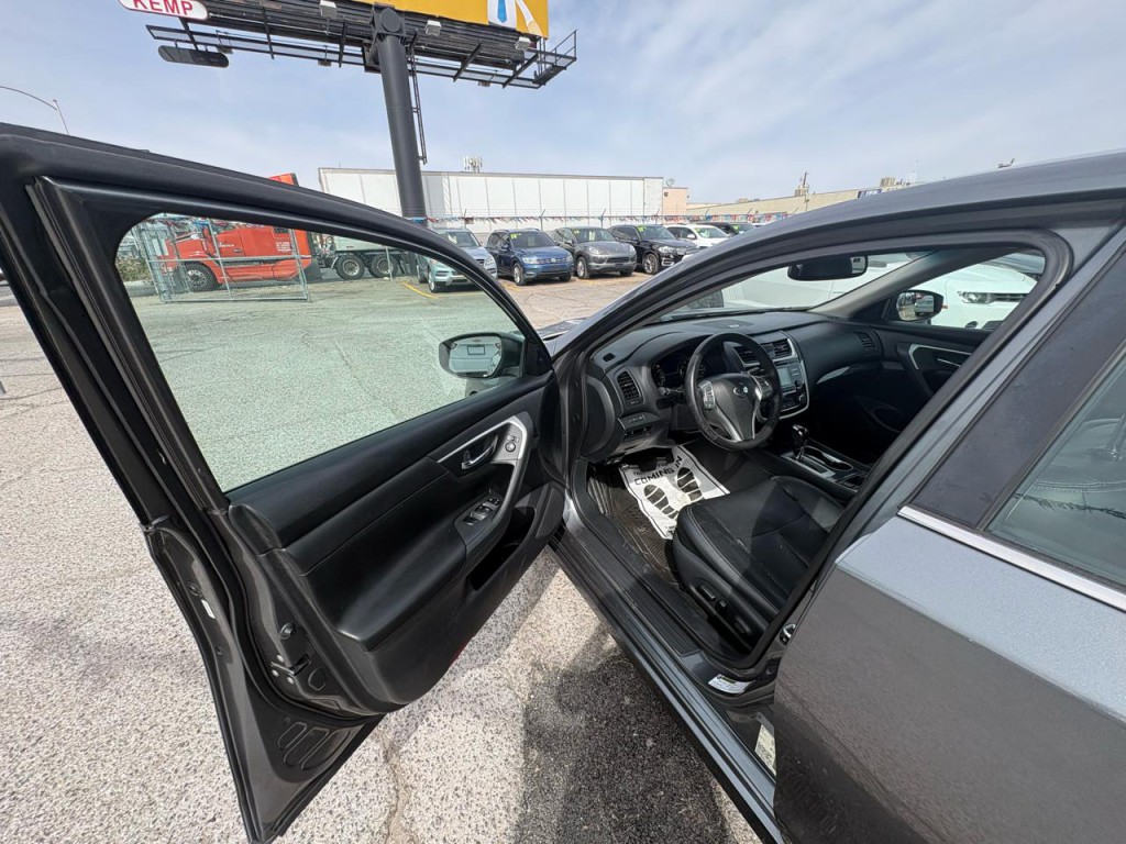 2018 Nissan Altima Image 10