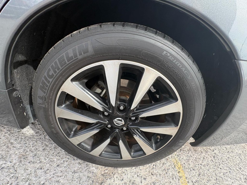 2018 Nissan Altima Image 32