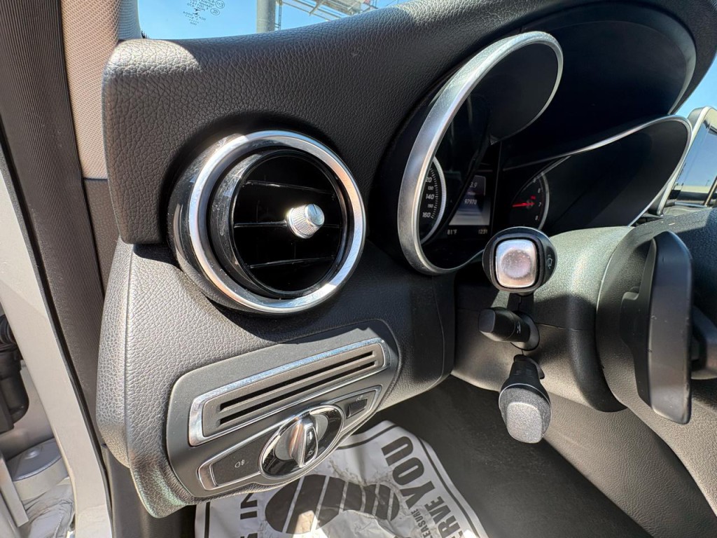 2015 Mercedes-Benz C-Class Image 11