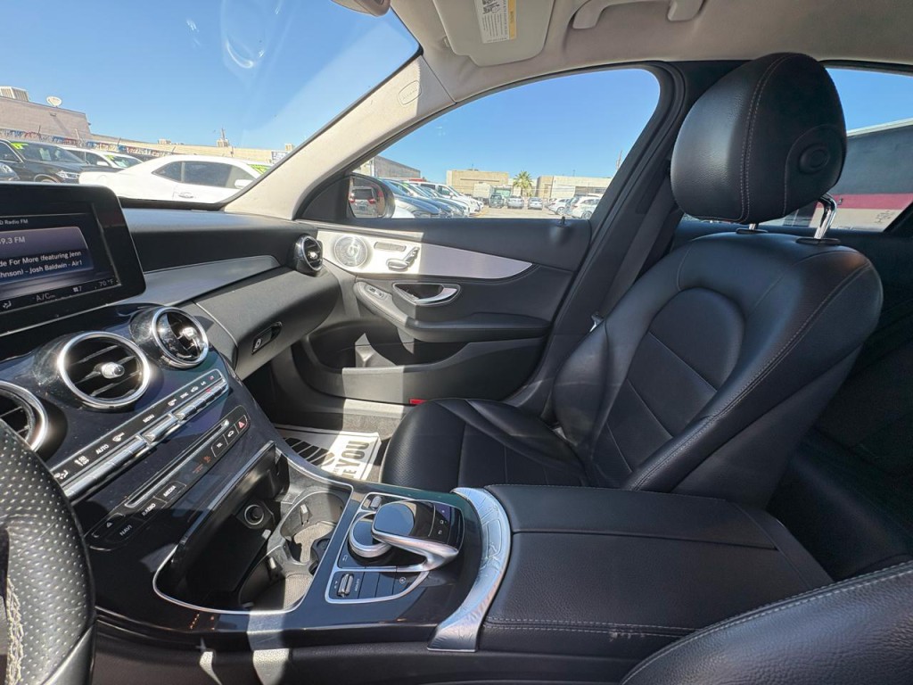 2015 Mercedes-Benz C-Class Image 14