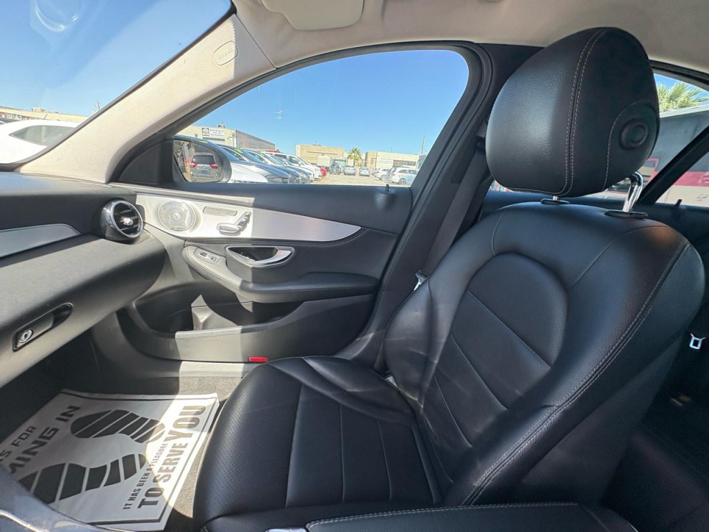 2015 Mercedes-Benz C-Class Image 18