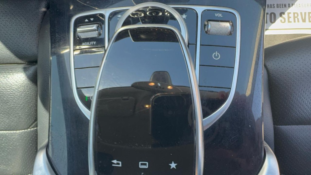 2015 Mercedes-Benz C-Class Image 29