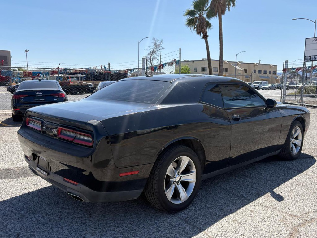2015 Dodge Challenger Image 6