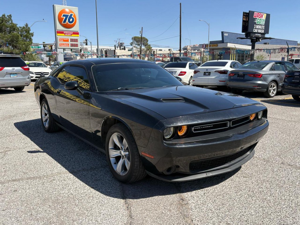 2015 Dodge Challenger Image 8