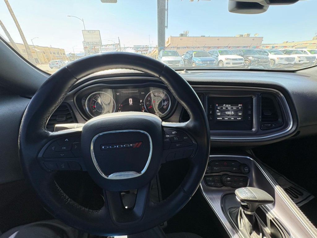 2015 Dodge Challenger Image 14