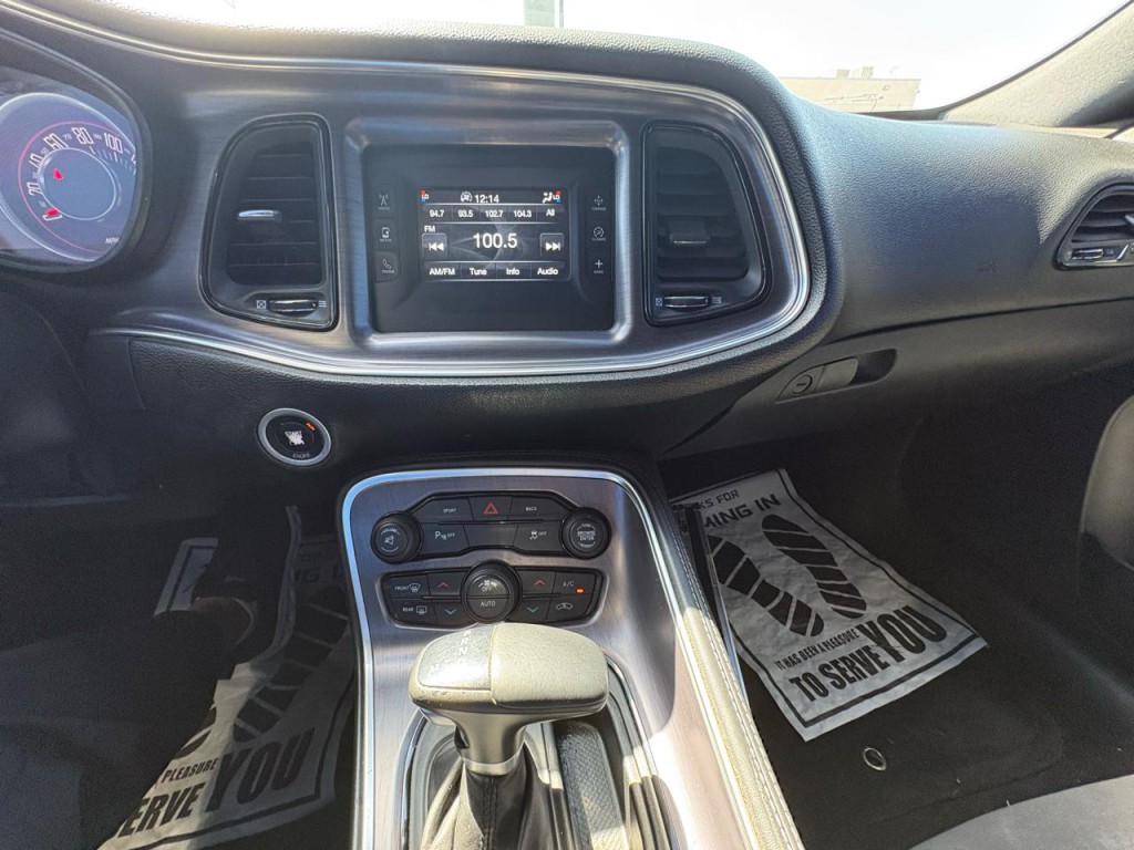 2015 Dodge Challenger Image 17