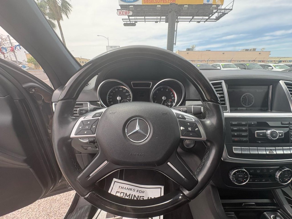 2015 Mercedes-Benz GL-Class Image 17