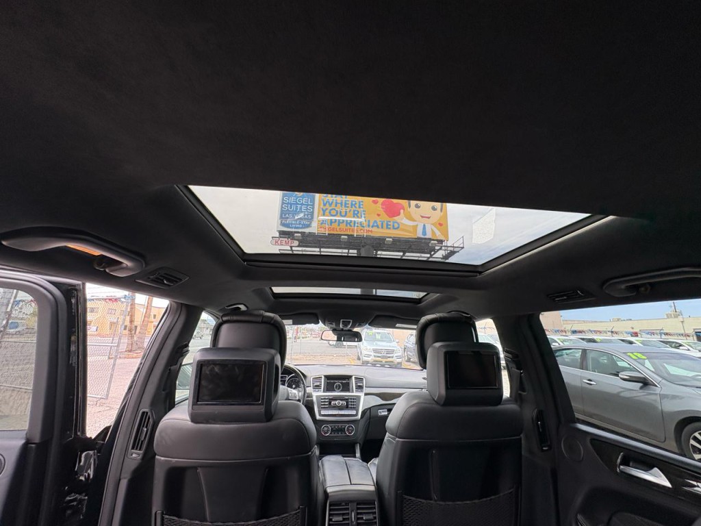 2015 Mercedes-Benz GL-Class Image 33