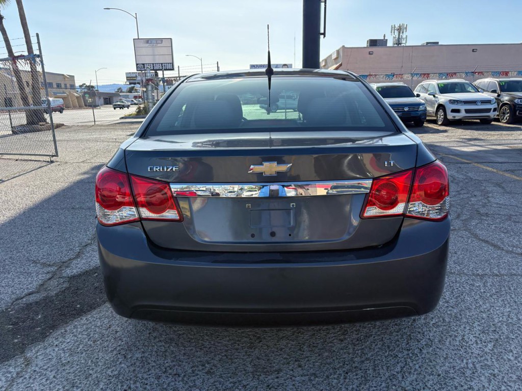 2013 Chevrolet Cruze Image 4