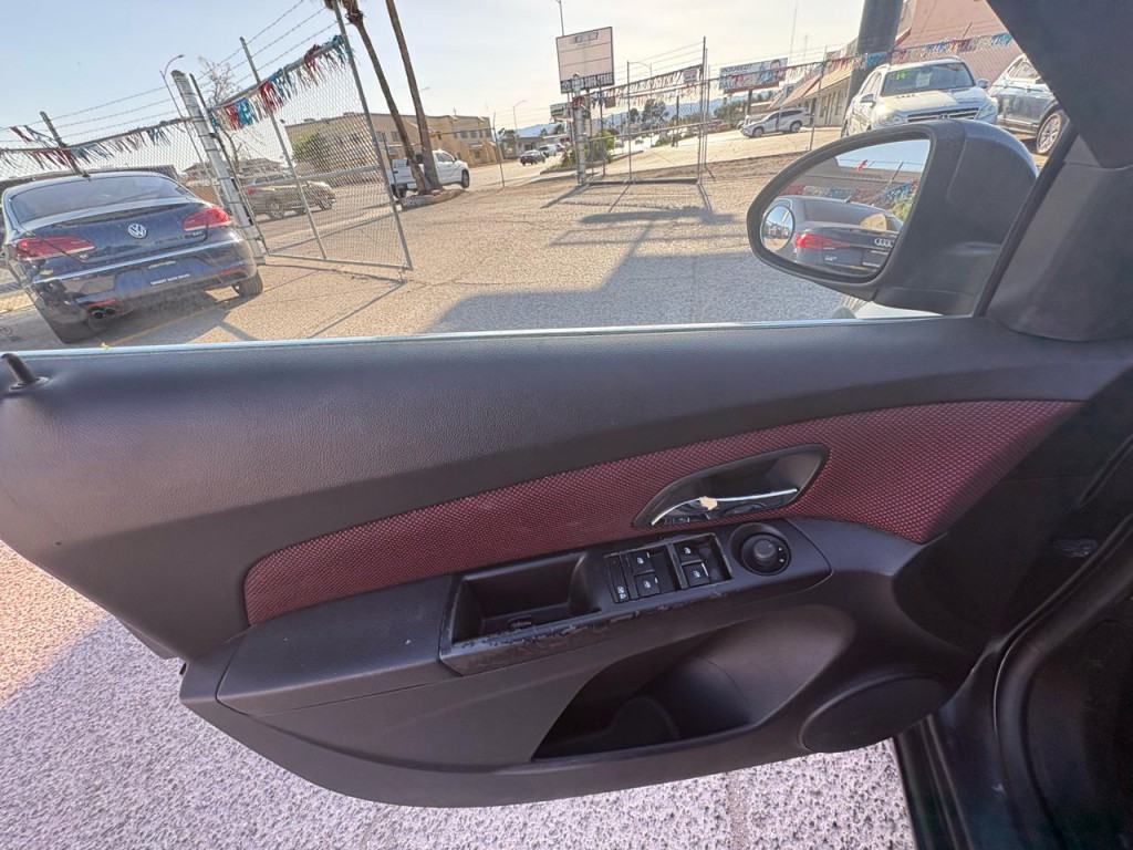 2013 Chevrolet Cruze Image 10