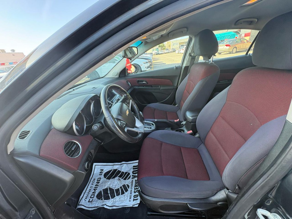 2013 Chevrolet Cruze Image 12