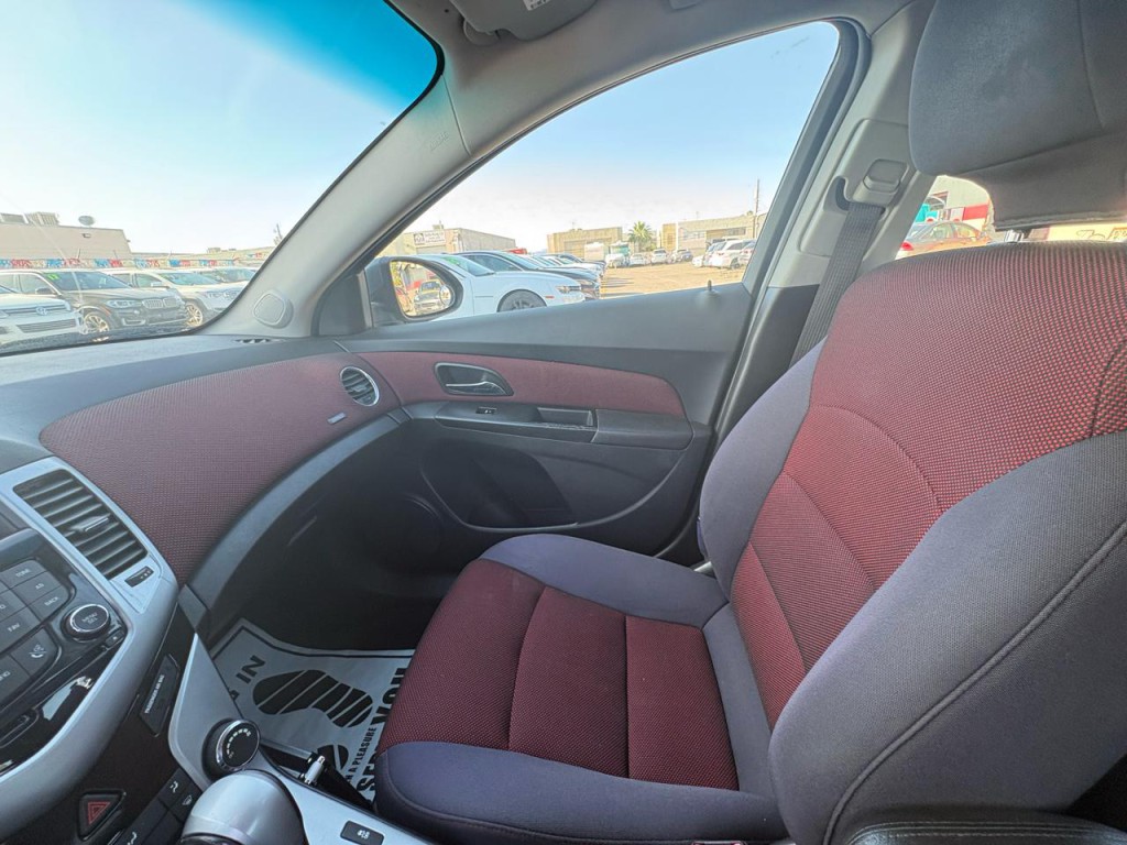 2013 Chevrolet Cruze Image 14