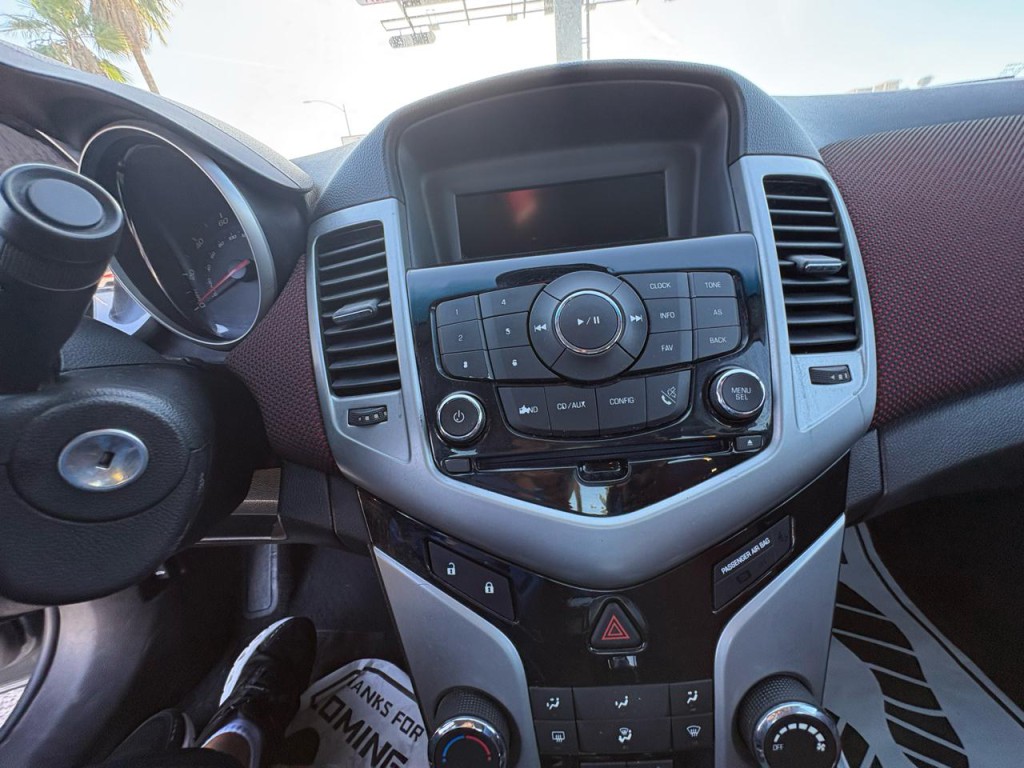 2013 Chevrolet Cruze Image 16