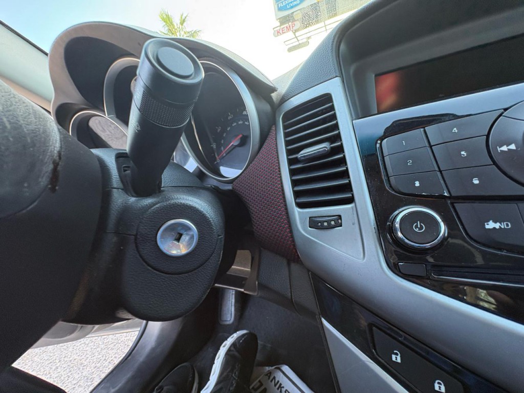 2013 Chevrolet Cruze Image 20