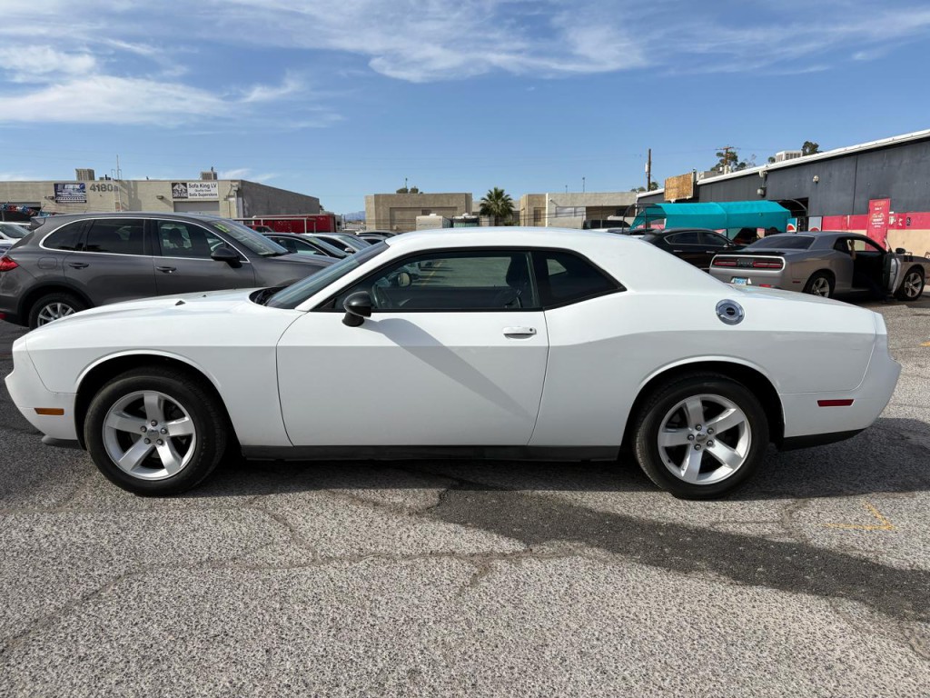 2013 Dodge Challenger Image 3