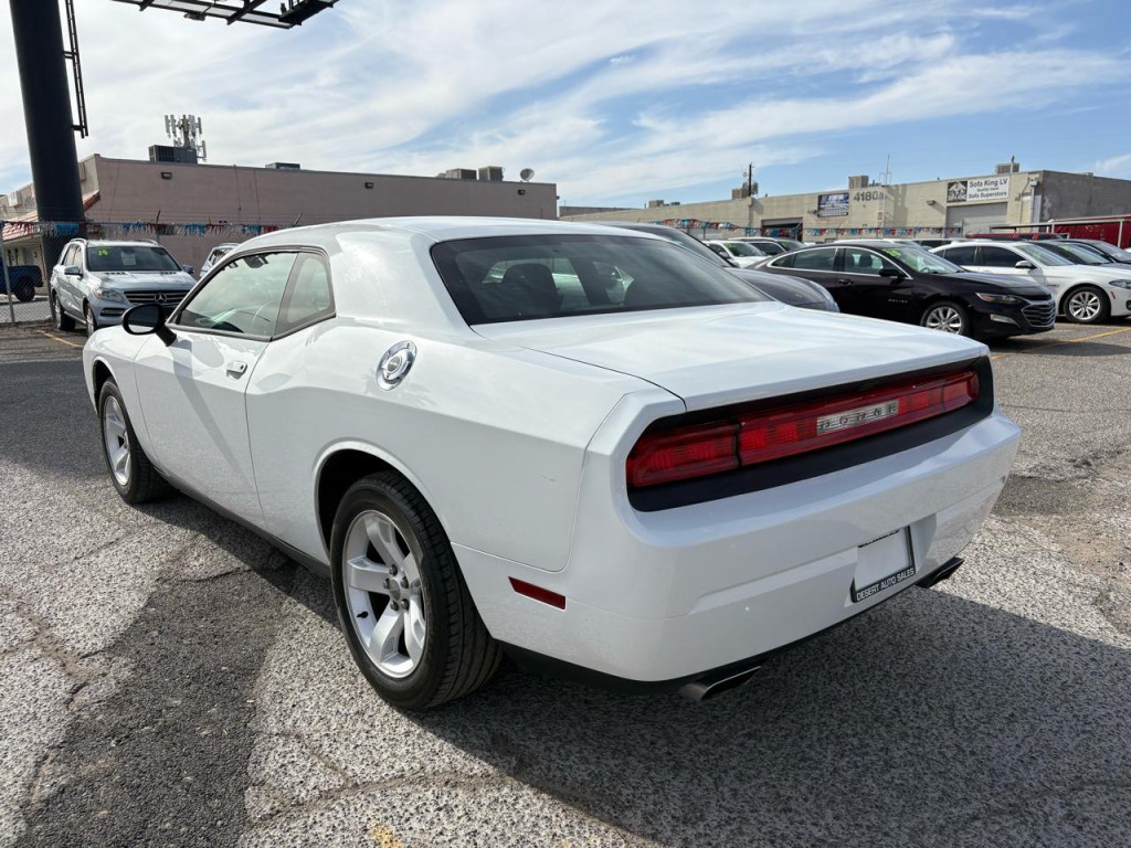 2013 Dodge Challenger Image 4