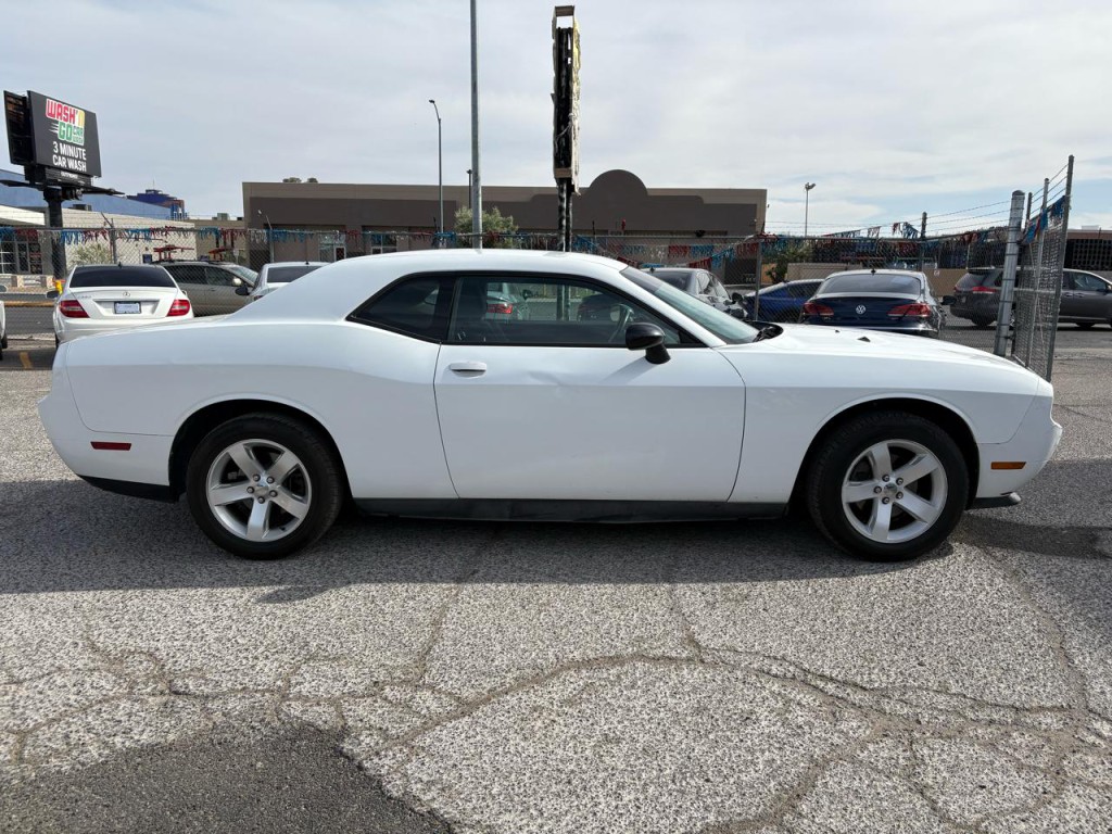 2013 Dodge Challenger Image 7
