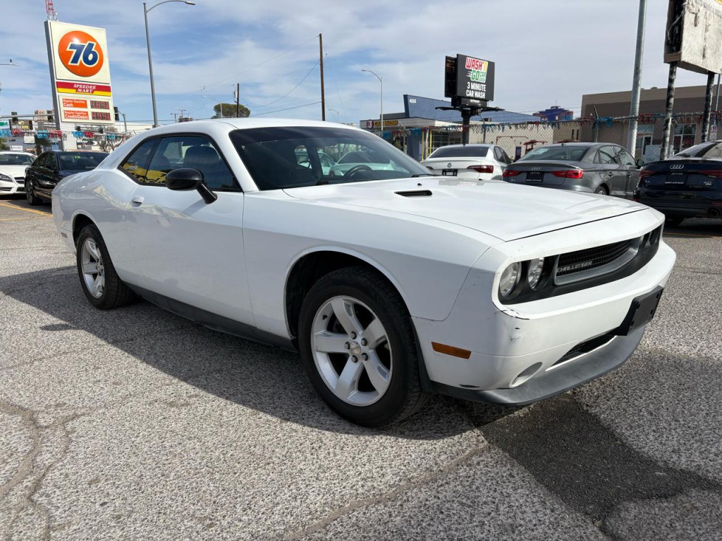 2013 Dodge Challenger Image 8