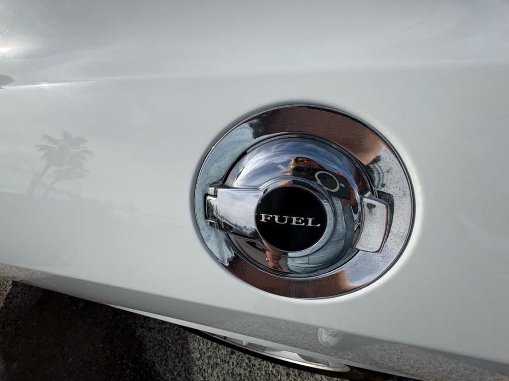 2013 Dodge Challenger Image 25