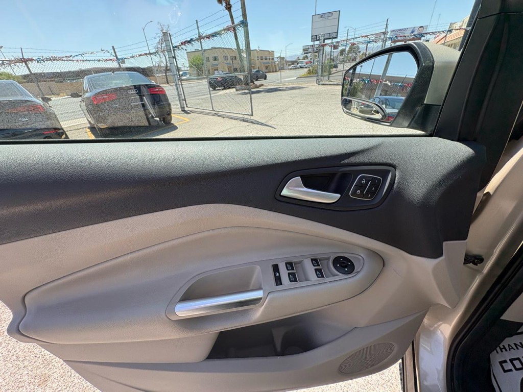 2017 Ford Escape Image 13
