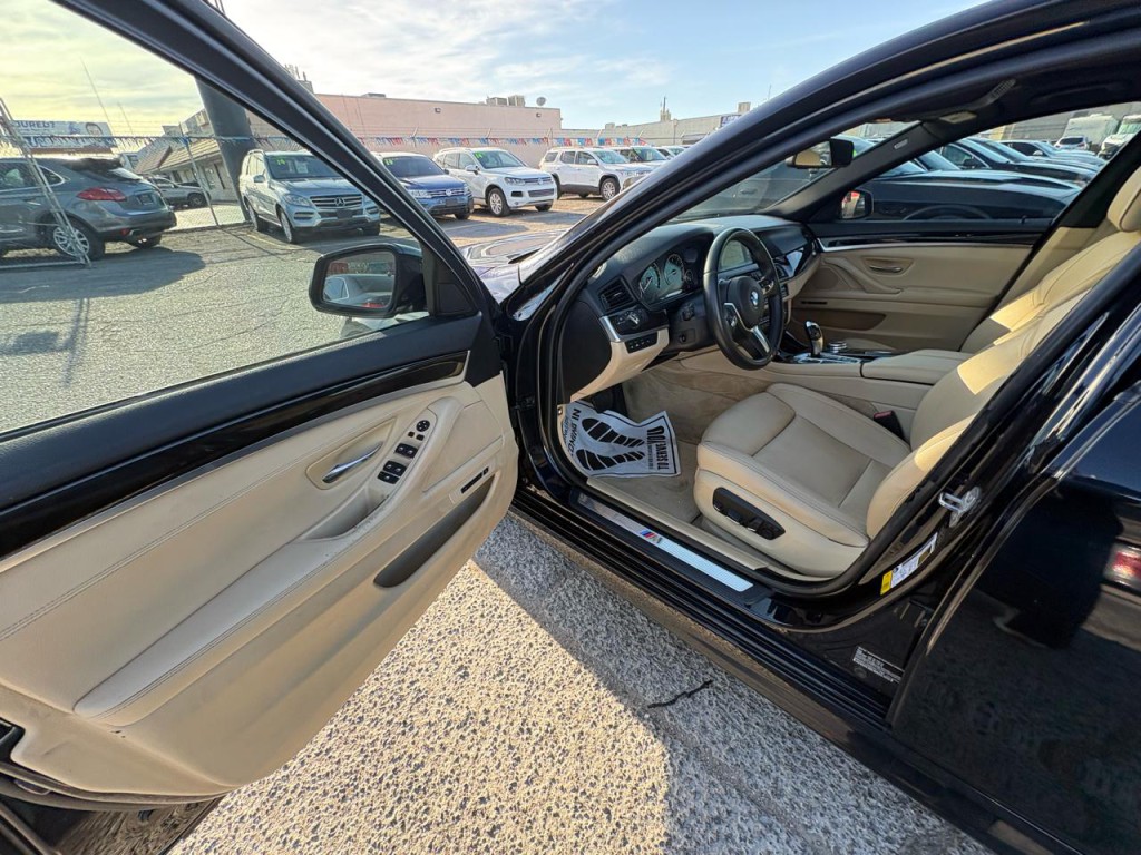 2014 BMW 5 Series Image 10
