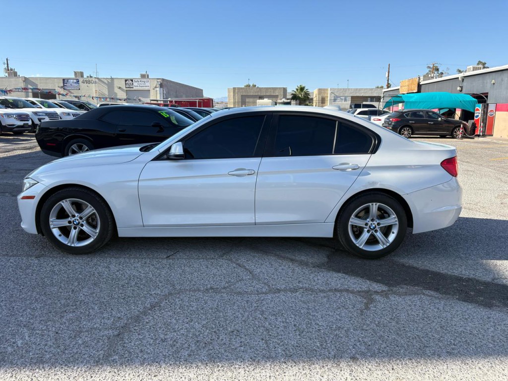 2012 BMW 3 Series Image 3