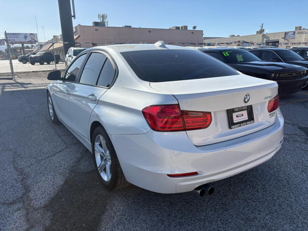 2012 BMW 3 Series Image 4