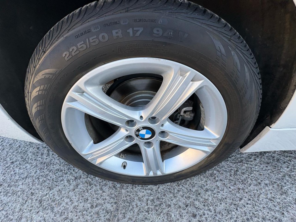 2012 BMW 3 Series Image 27