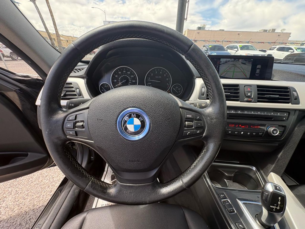 2015 BMW 3 Series Image 14