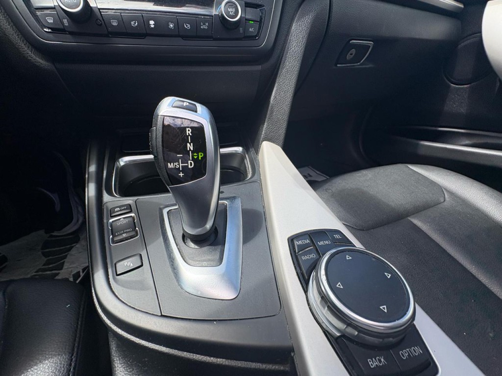 2015 BMW 3 Series Image 35