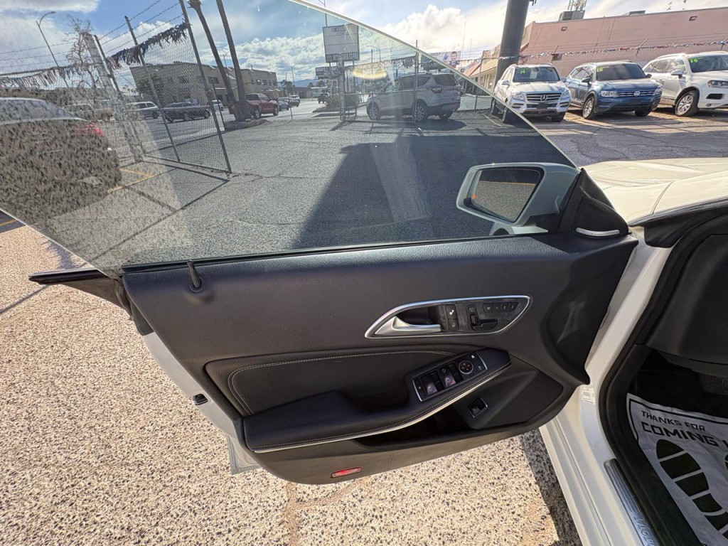 2014 Mercedes-Benz CLA-Class Image 9