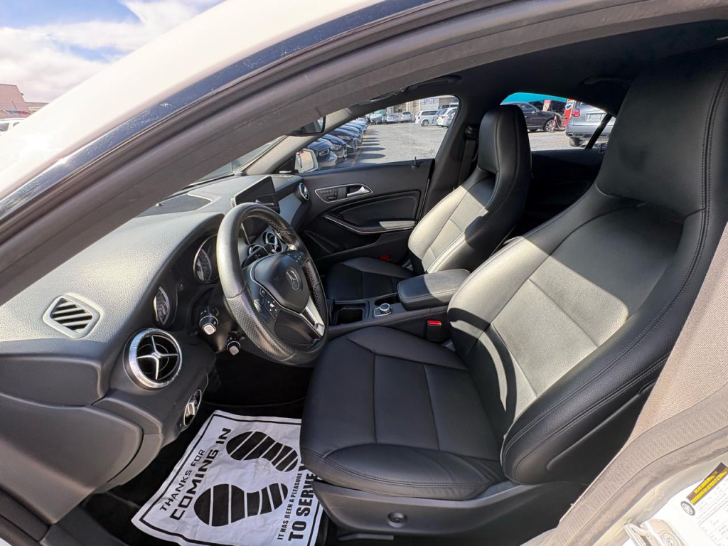 2014 Mercedes-Benz CLA-Class Image 11