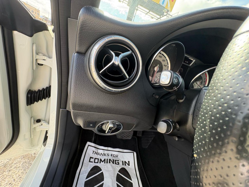 2014 Mercedes-Benz CLA-Class Image 12
