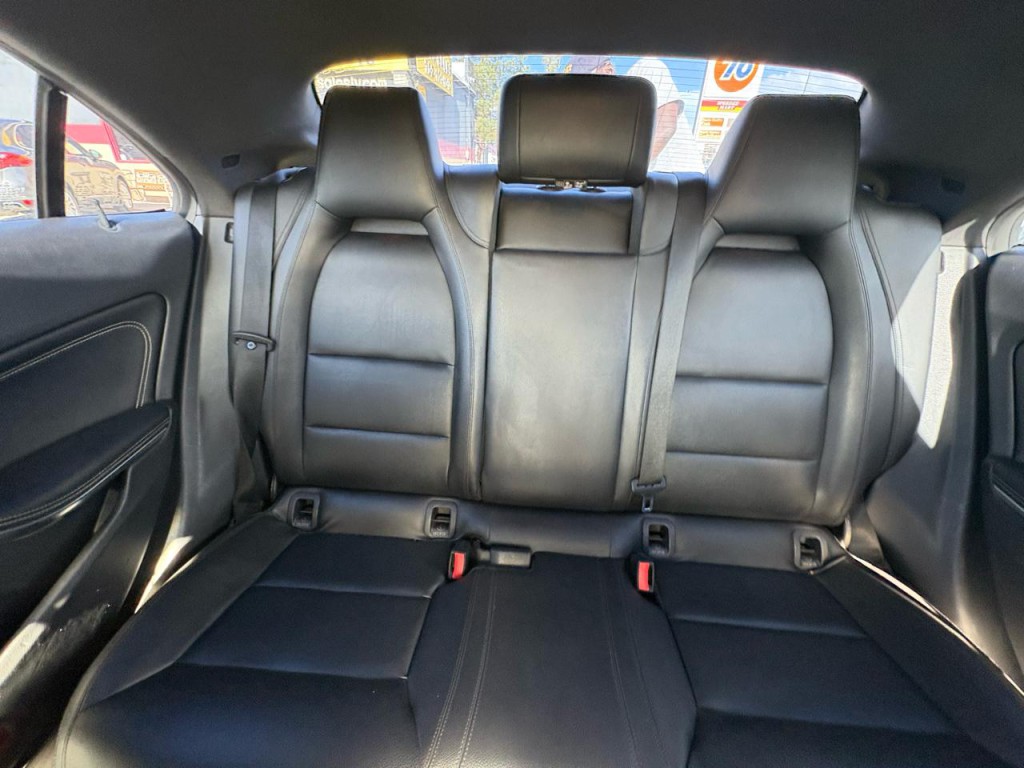 2014 Mercedes-Benz CLA-Class Image 20