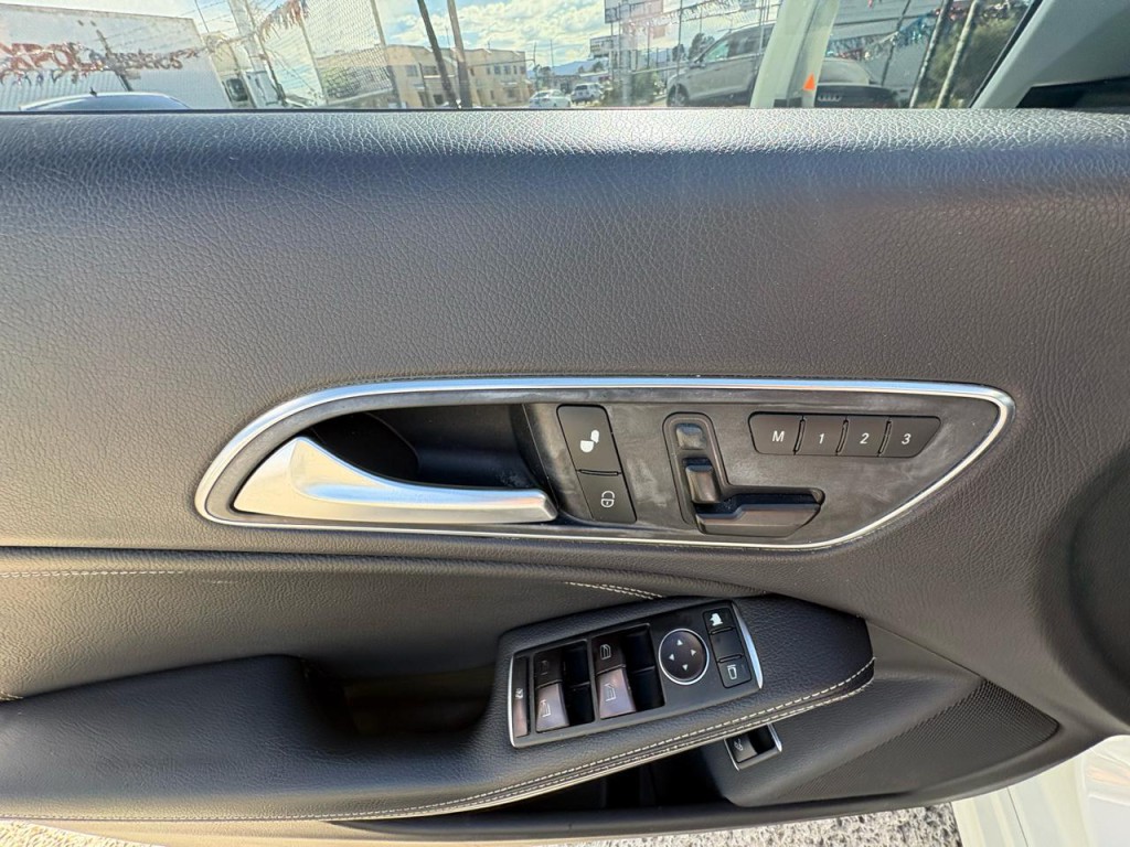 2014 Mercedes-Benz CLA-Class Image 22