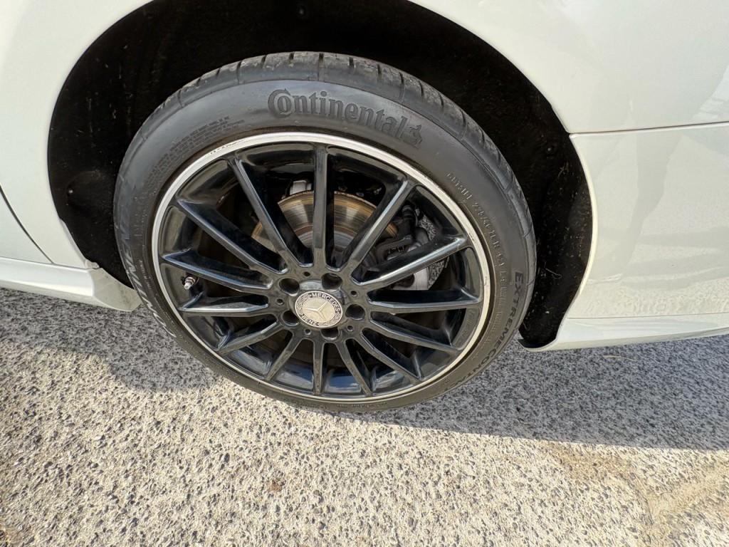 2014 Mercedes-Benz CLA-Class Image 28