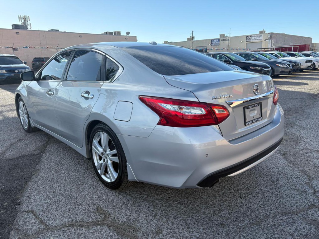 2017 Nissan Altima Image 3