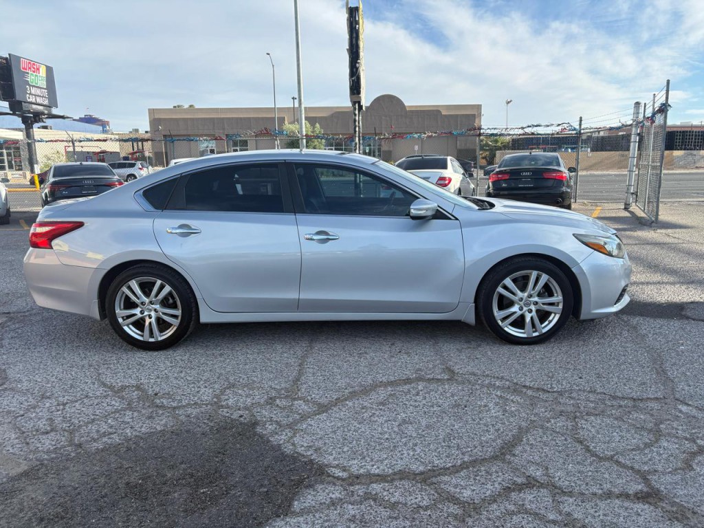2017 Nissan Altima Image 6