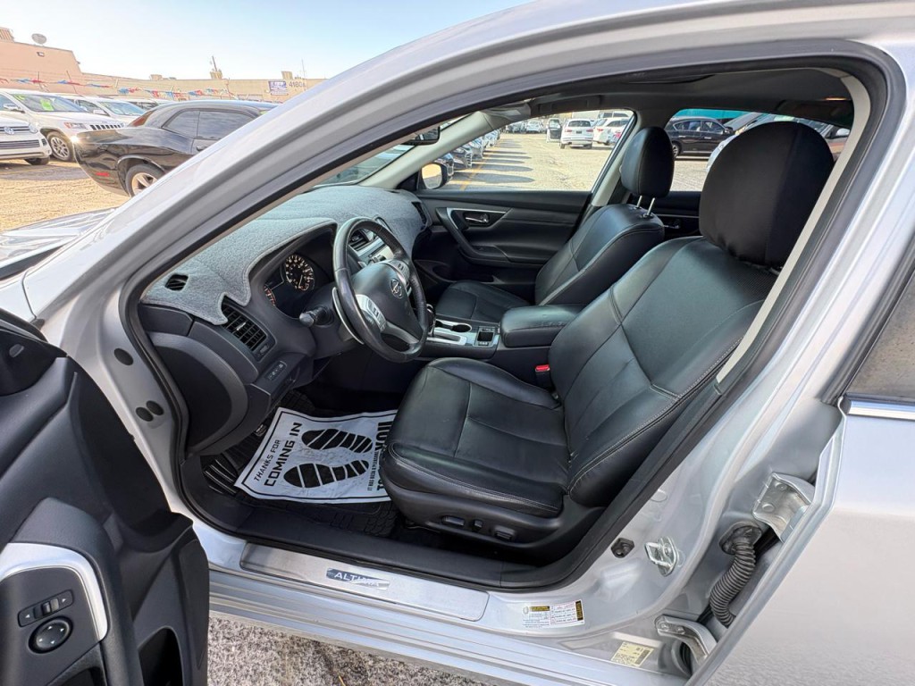 2017 Nissan Altima Image 11