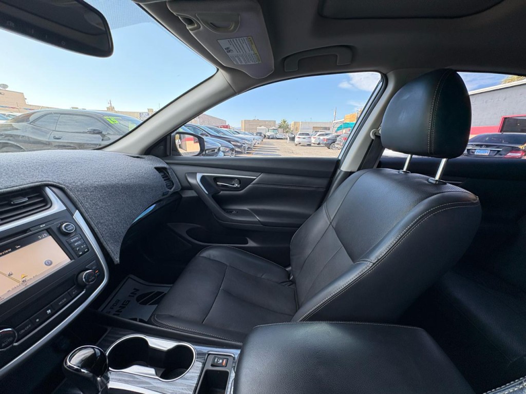 2017 Nissan Altima Image 15