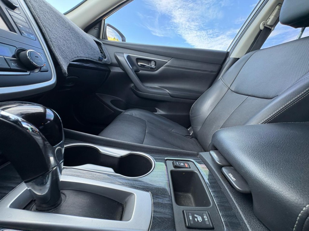 2017 Nissan Altima Image 17