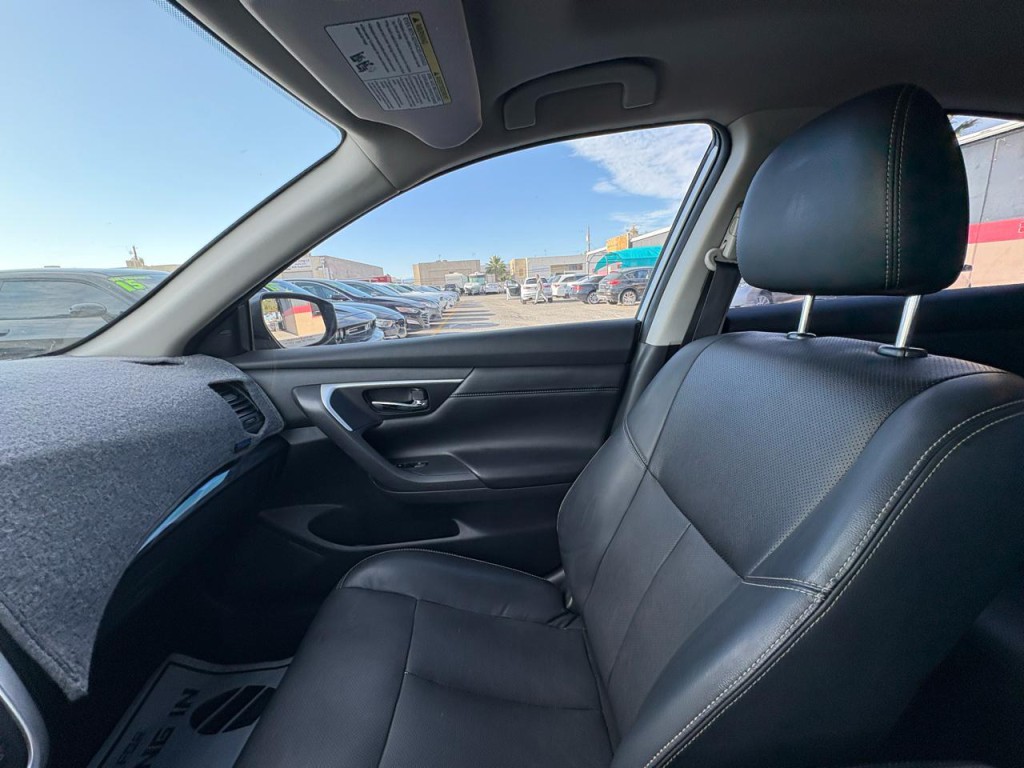 2017 Nissan Altima Image 18
