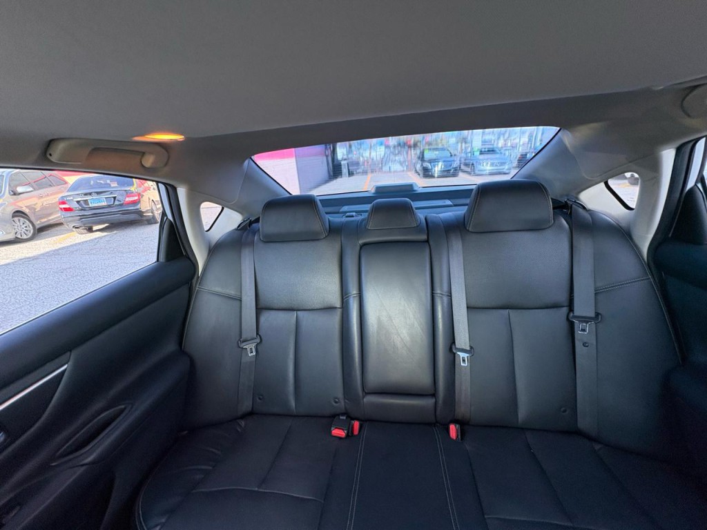 2017 Nissan Altima Image 19